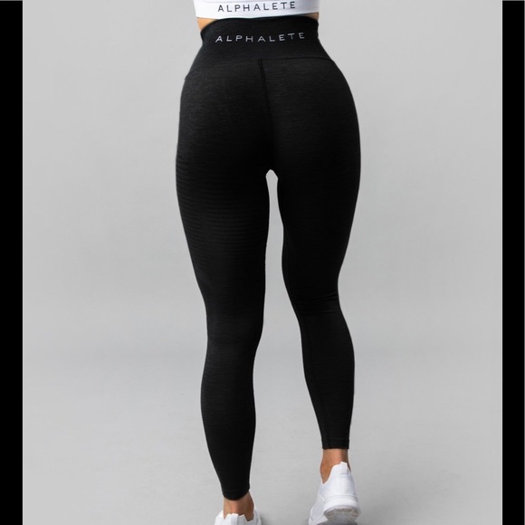 SOLD Alphalete Halo leggings - Picture 4 of 6